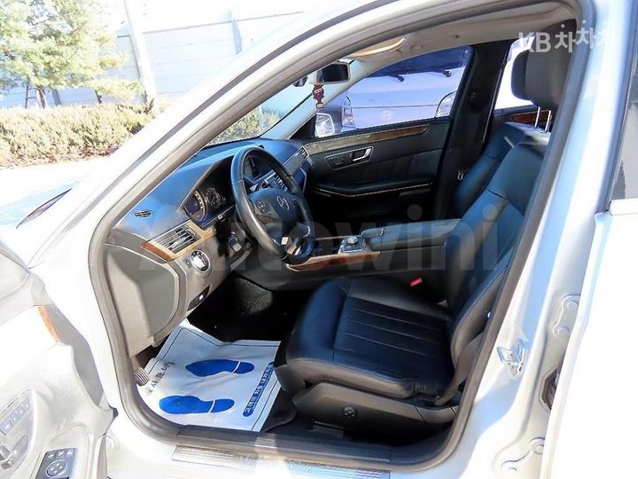 Mercedes Benz E Class 2011 — 5