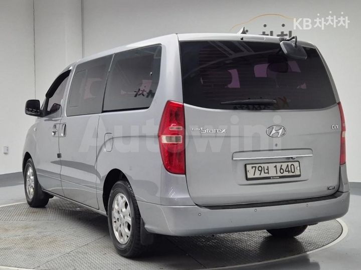 Hyundai Starex 2012 — 2