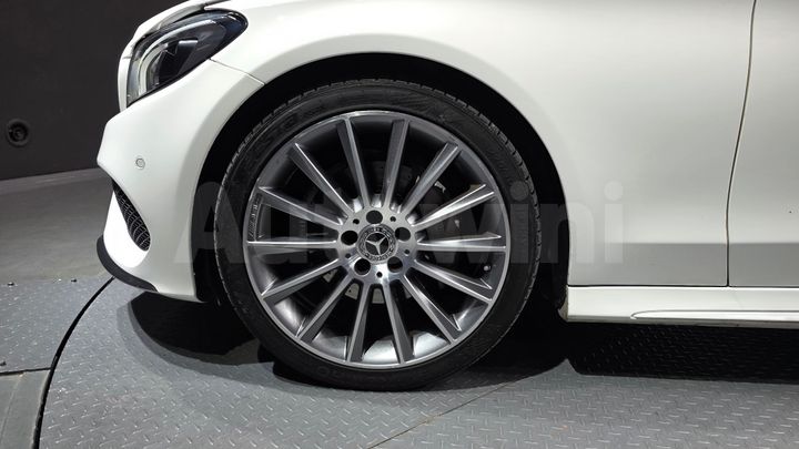 Mercedes Benz C Class 2018 — 5