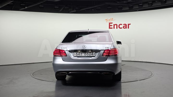 Mercedes Benz E Class 2014 — 4