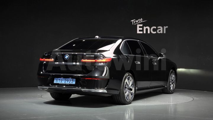 BMW i7 2023 — 2