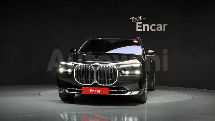 BMW i7 2023 — 3