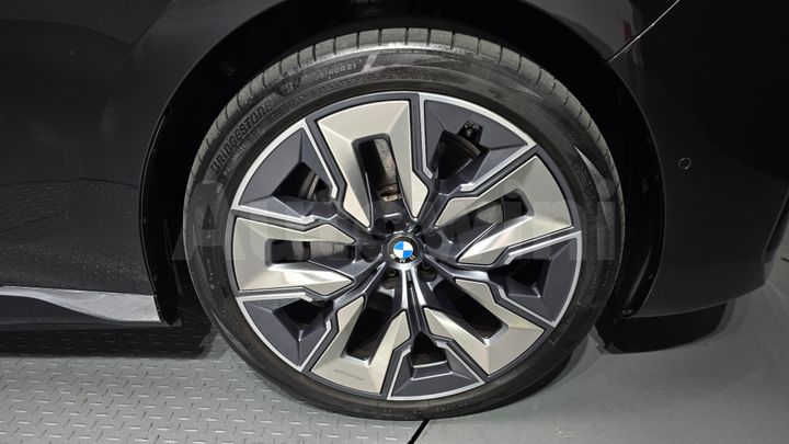 BMW i7 2023 — 5