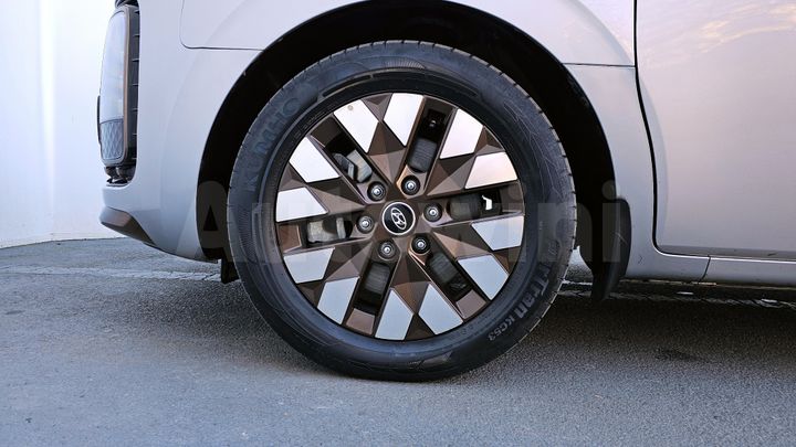 Hyundai Staria 2023 — 5