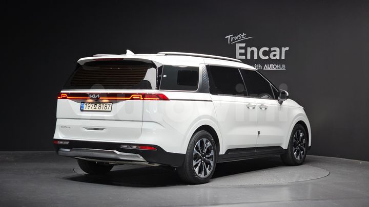 Kia Carnival 2023 — 2