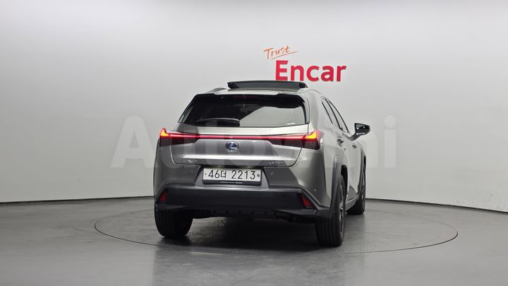 Lexus UX 2019 — 4