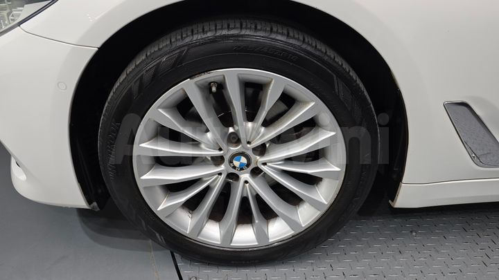 BMW 5 Series 2018 — 5