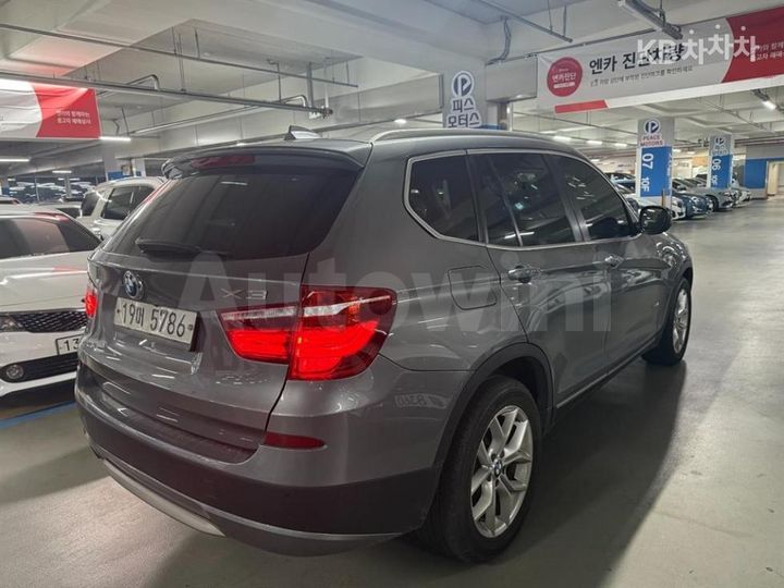 BMW X3 2011 — 2