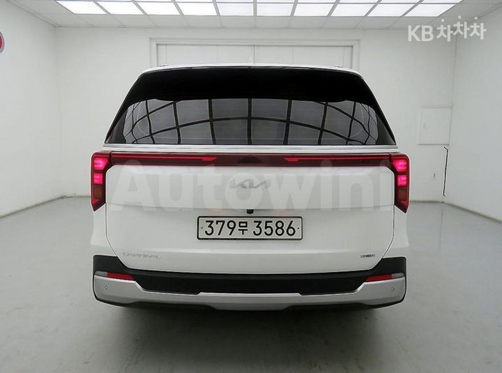 Kia Carnival 2025 — 3