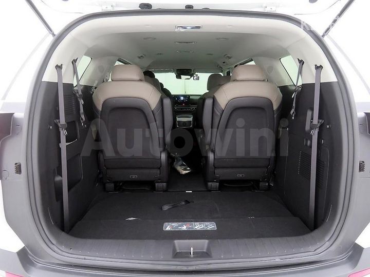 Kia Carnival 2025 — 5