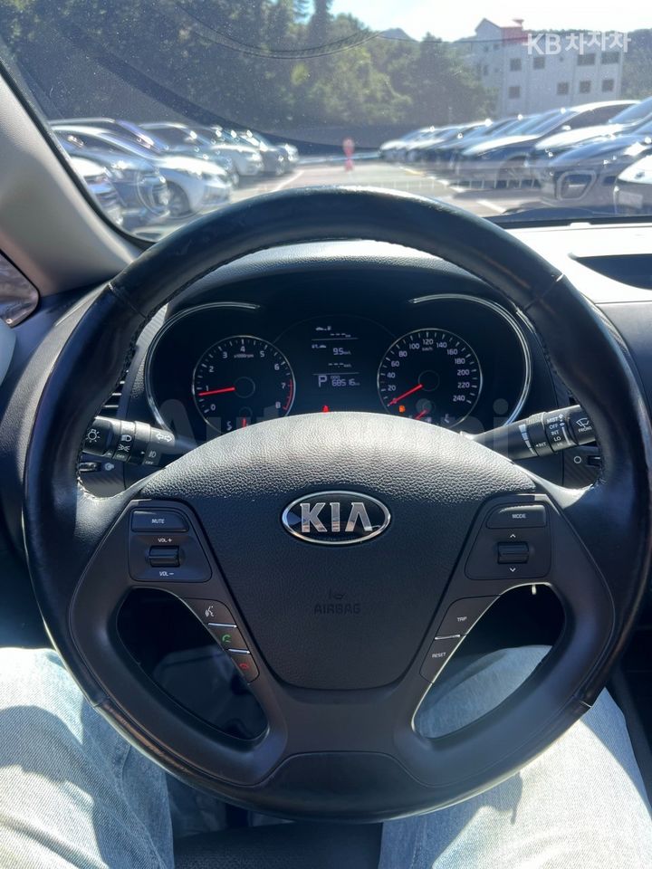 Kia K3 2015 — 5