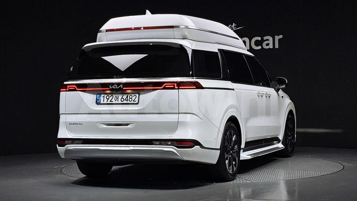 Kia Carnival 2023 — 2