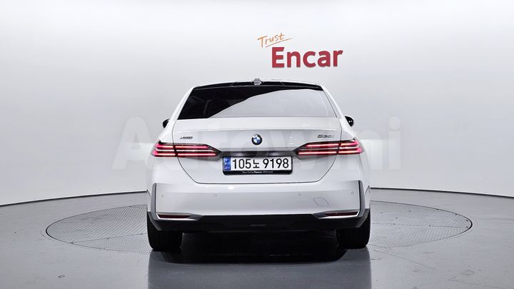 BMW 5 Series 2024 — 4