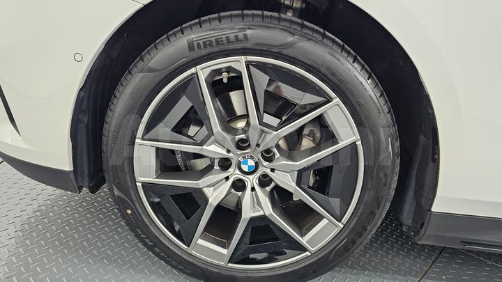 BMW 5 Series 2024 — 5