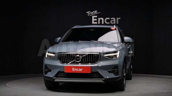 Volvo XC40 2023 — 3