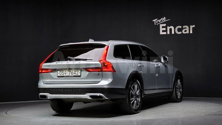 Volvo V90