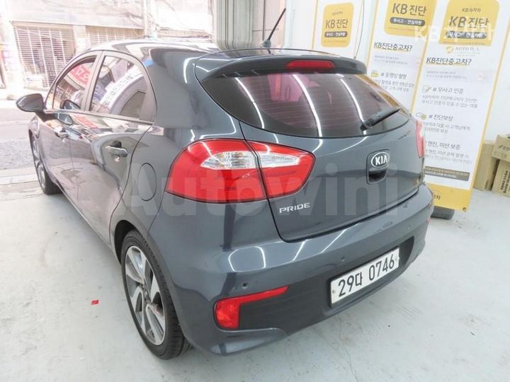 Kia Pride 2015 — 4