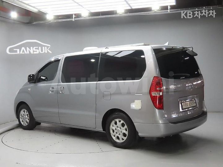 Hyundai Starex 2011 — 3