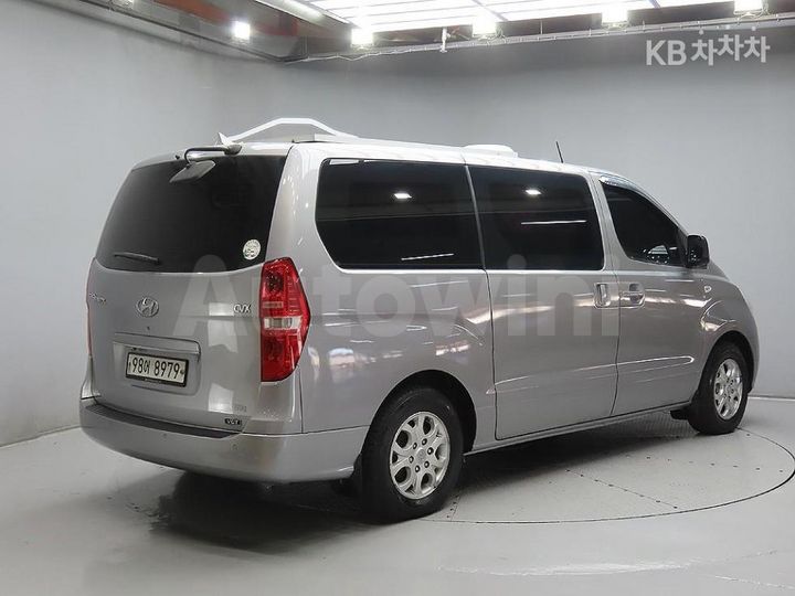 Hyundai Starex 2011 — 4