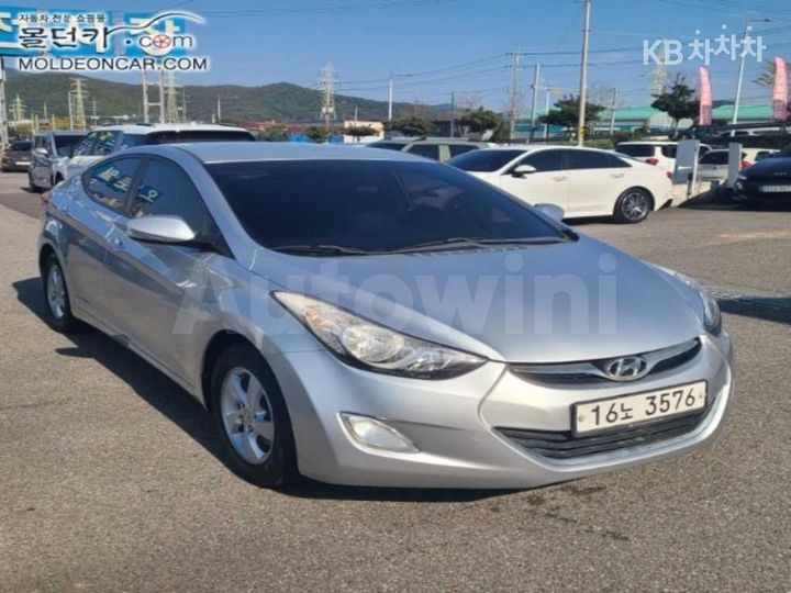 Hyundai Avante 2012 — 2