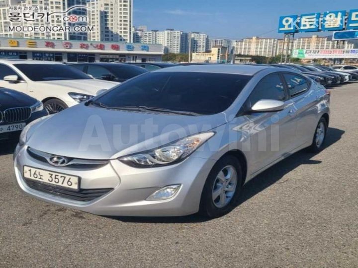 Hyundai Avante 2012 — 3