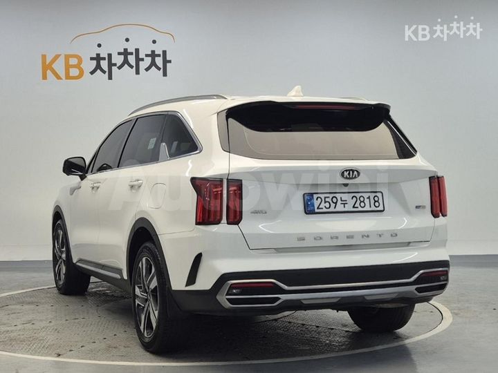 Kia Sorento 2021 KNARK81GDMA058755 — 2