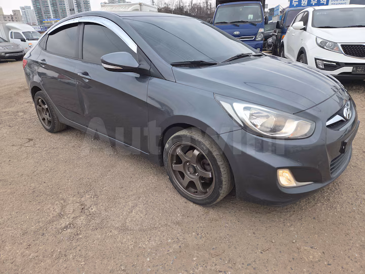 Hyundai Accent 2011 — 3