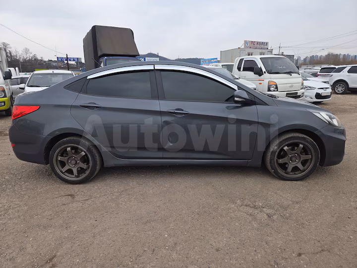 Hyundai Accent 2011 — 4
