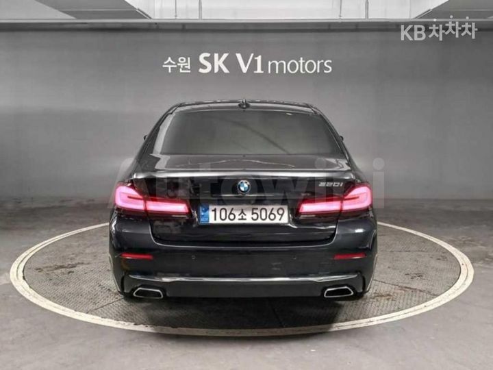 BMW 5 Series 2021 — 2