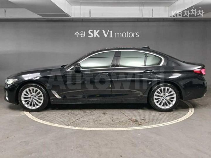 BMW 5 Series 2021 — 3