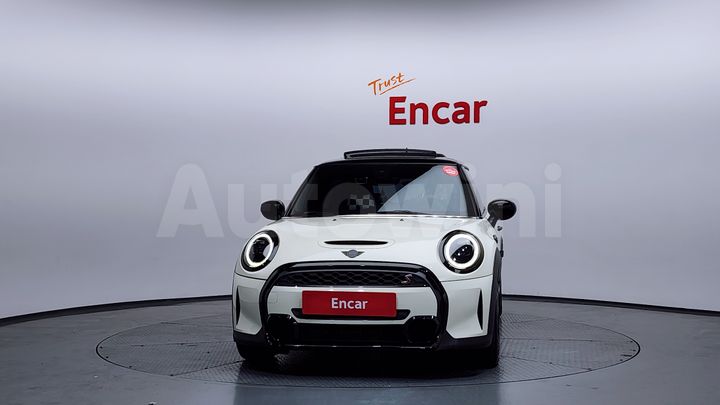 Mini Cooper 2022 — 3