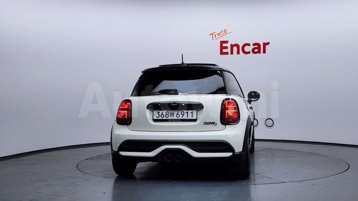 Mini Cooper 2022 — 4