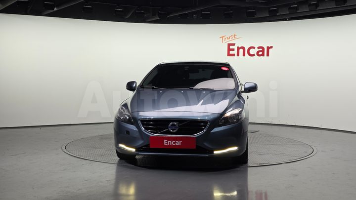Volvo V40 2014 — 3