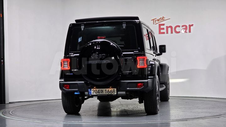 Jeep Wrangler 2022 — 4