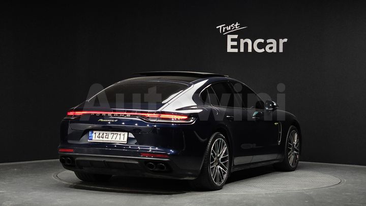 Porsche Panamera 2023 — 2