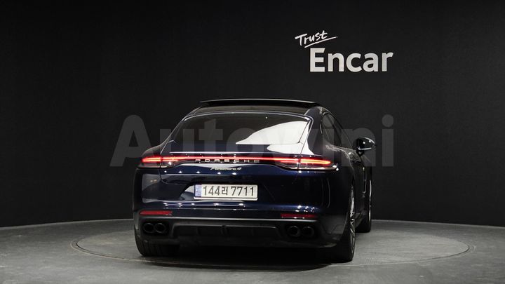 Porsche Panamera 2023 — 4