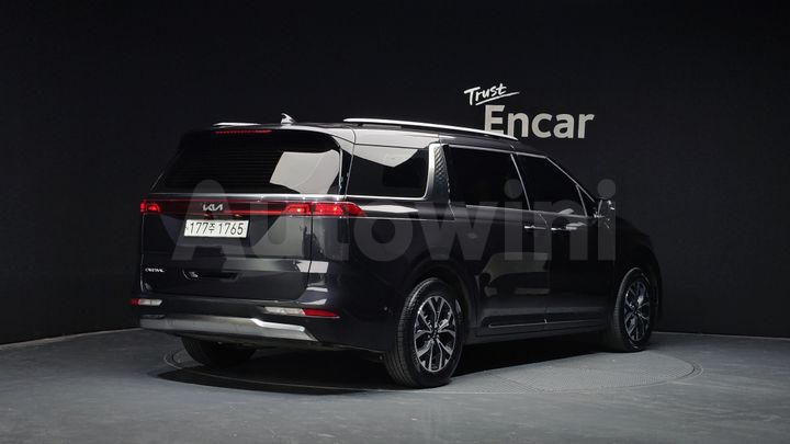 Kia Carnival 2023 — 2