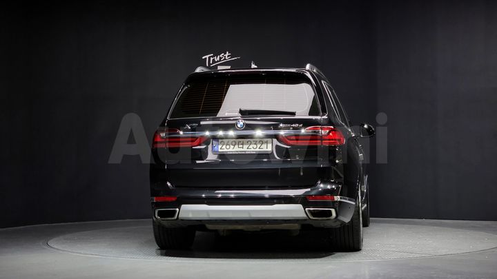 BMW X7 2022 — 4