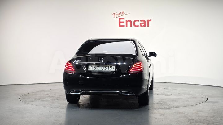 Mercedes-Benz C Class 2017 — 4