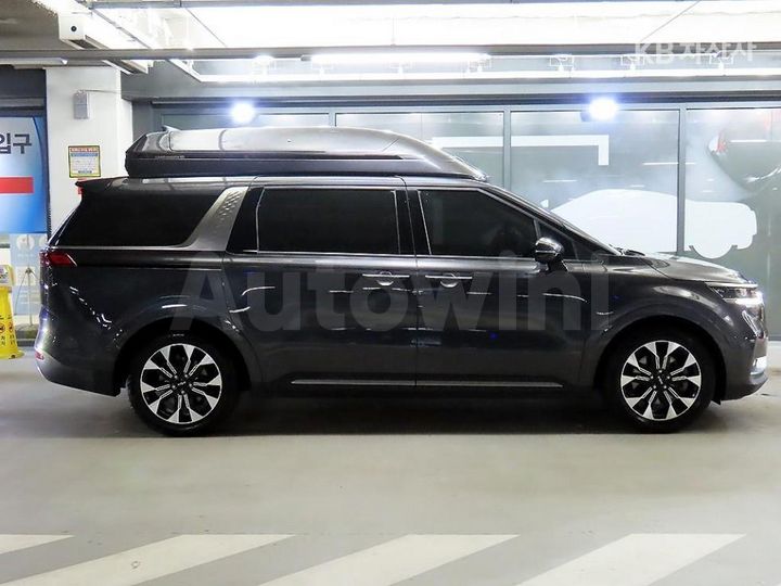 Kia Carnival 2023 — 3