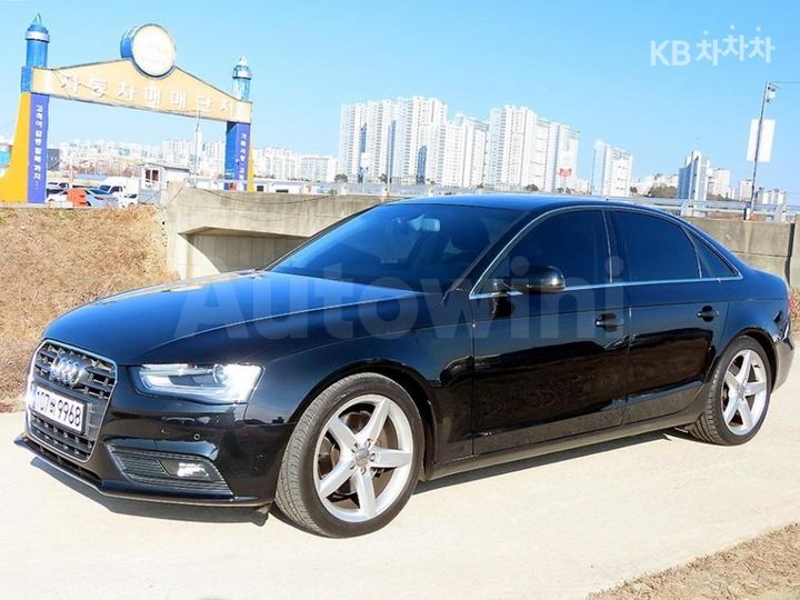 Audi A4 2013 — 2