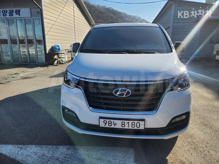 Hyundai Starex 2021 — 2