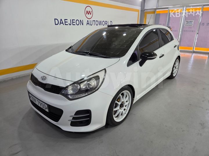 Kia Pride 2015 — 2