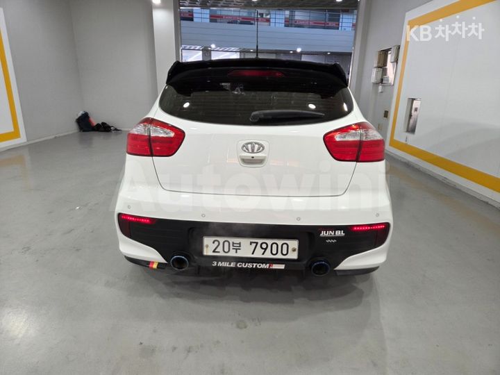 Kia Pride 2015 — 4
