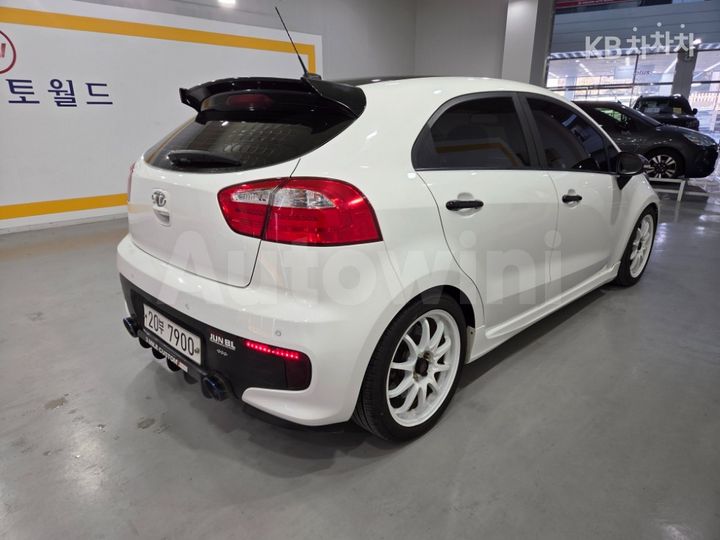 Kia Pride 2015 — 5