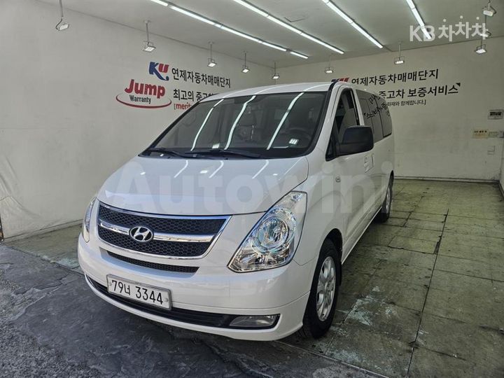Hyundai Starex 2015 — 2