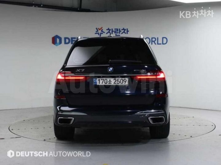 BMW X7 2022 — 4