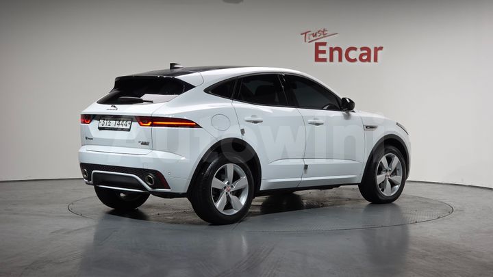 Jaguar E PACE