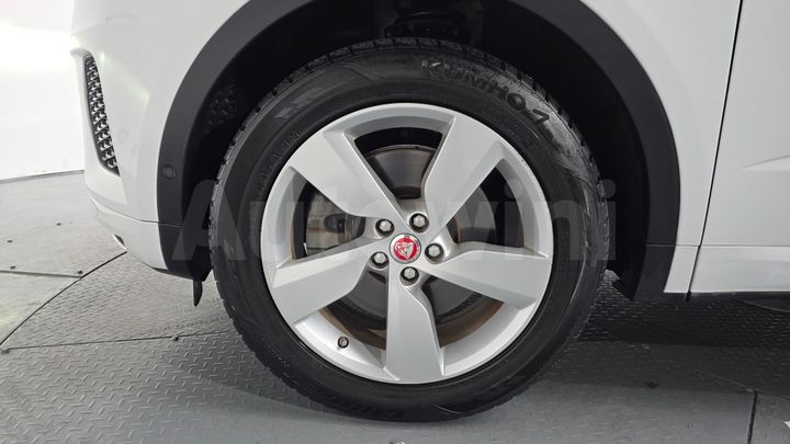 Jaguar E PACE