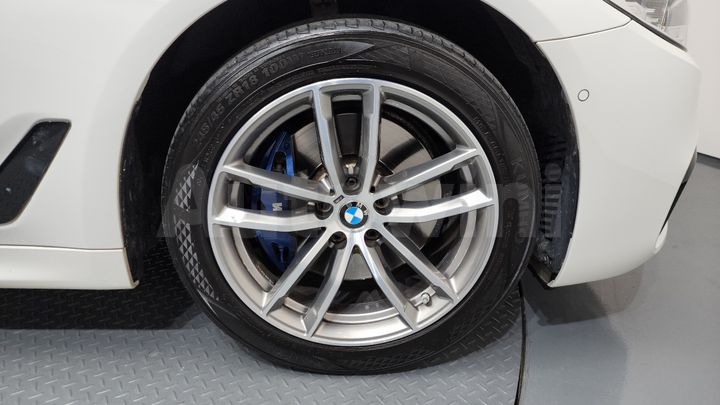 BMW 5 Series 2017 — 5